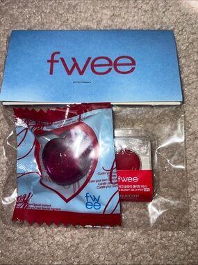 NWT fwee LIP&CHEEK GLOWY JELLY POT mini + Keychain SET - JR01 SQEEZED